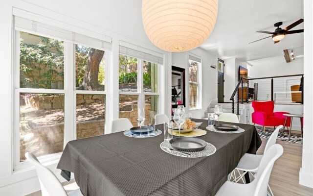 Style & Serenity - Steps Away From South Congress