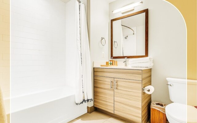 NUOVO - Center City Apartments