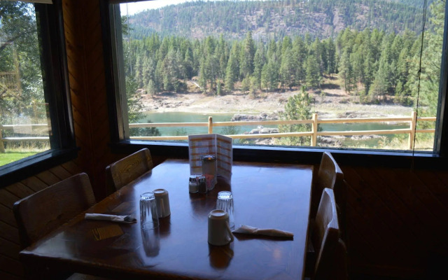 Rimrock Lodge