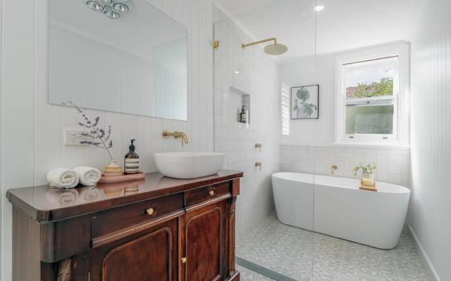 Quinn's Cottage - Central Armidale