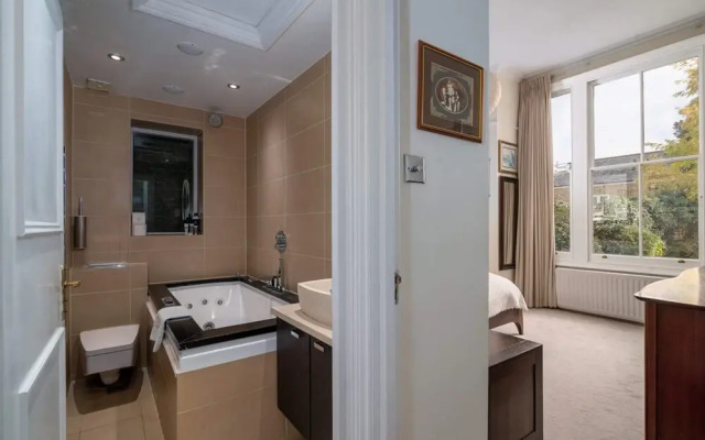 Guestready - Beautiful 2-bedroom Apartment Overlooking Clapham Common, London