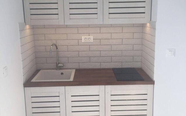 Ansi Apartments