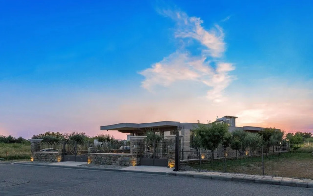 Lithos Messolongi Paradise - A Luxurious Retreat