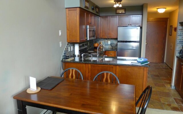 Wildwood Lodge by Peak to Green Accommodations