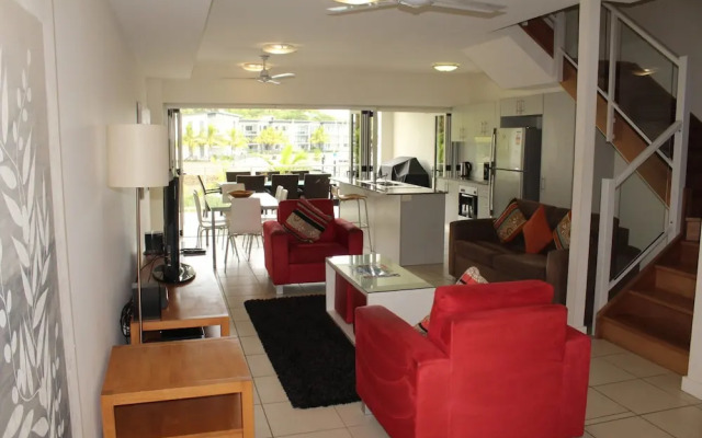 Beachside Apartment 17