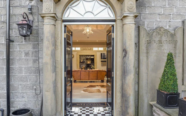Old Chapel House