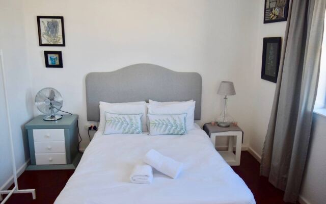 Kloof Street Central 2 Bedroom Apartment