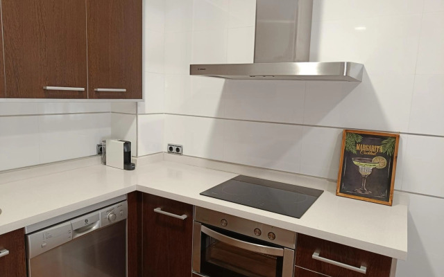 APARTAMENTOS DELUXE PALACIO DE LOS JERÓNIMOS free parking