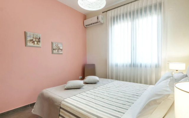 Villa in Adelianos Kampos With Pool