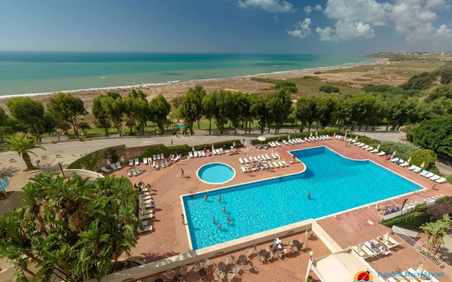 Paradise Beach Resort