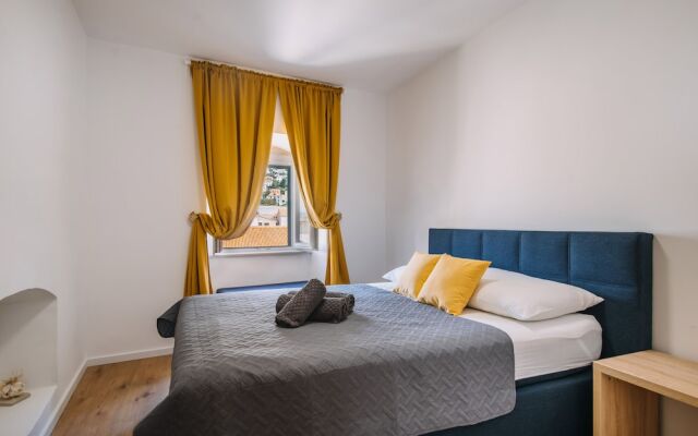 Art Deco Cathedral Apartments by DuHomes
