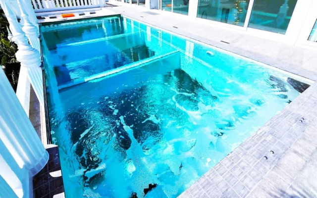 STARLAND Luxury Pool Villa Pattaya 8 Bedrooms