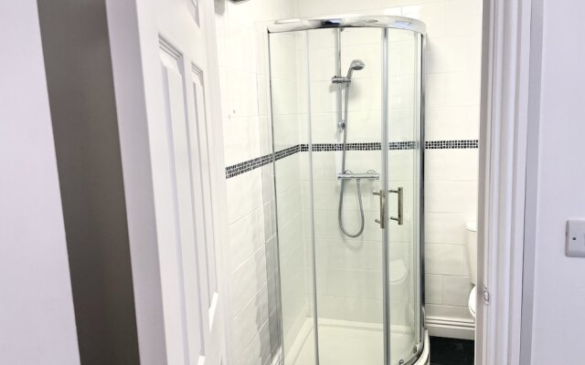 Vibrant 6 bed Stylish Home in Heart of Southsea