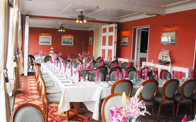 Best Western New Holmwood Hotel