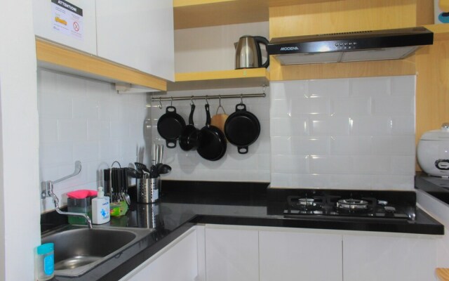 Comfortable 2BR at Emerald Bintaro Apartment