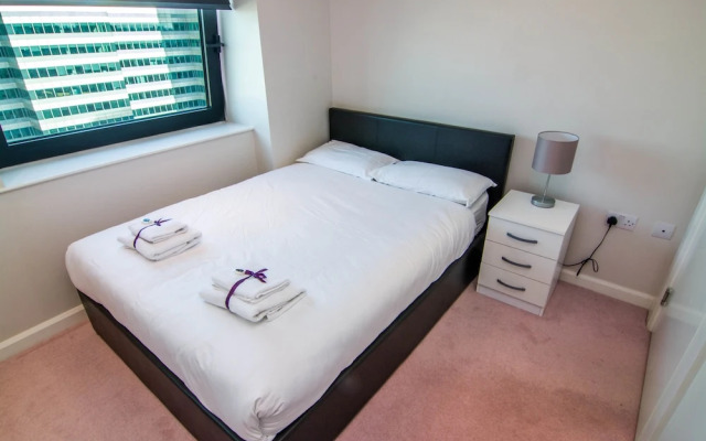 Discovery Dock Apartments East by Primestay London