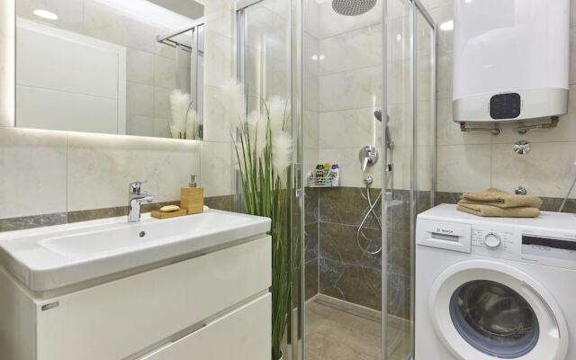 Stunning Home in Liznjan With Wifi and 2 Bedrooms