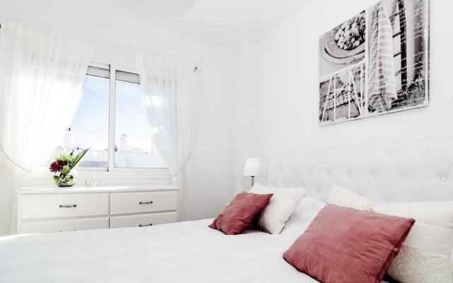 PP- Fantastic 2 bedroom apt with roof top terrace