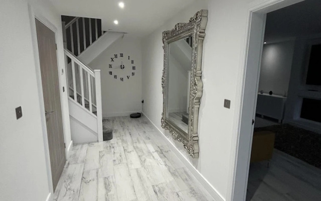 Impeccable 4-bed House in Trearddur Bay