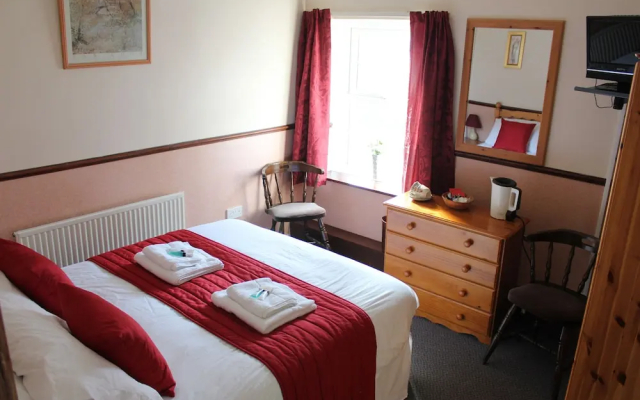 The Middlegate Hotel