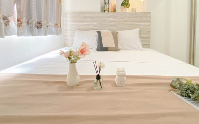 Warm And Restful 2Br At Green Pramuka City Apartment