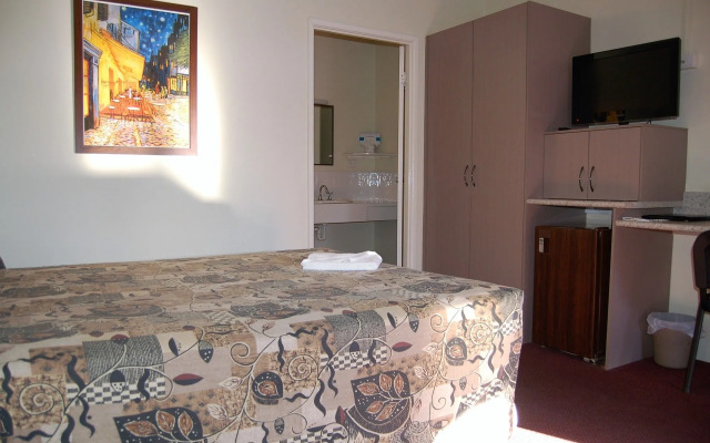 Biloela Centre Motel & Grevillea Steakhouse & Bar