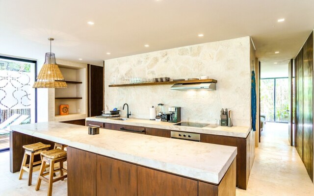 Gorgeous Flowy Space with Wrap-around Private Pool