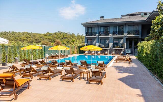 Deniz Otel Sarigerme