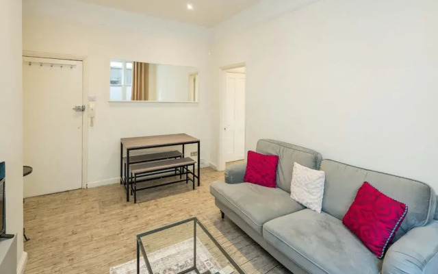 Central London 3-Bed Apartment near Oxford Street