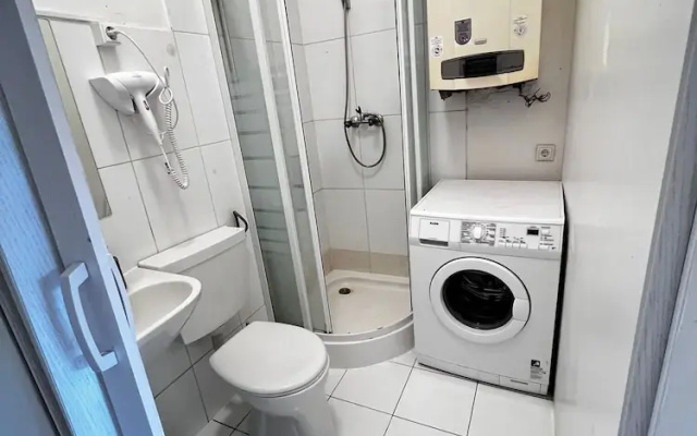 Cozy 2BR Apartment Near Schöpfwerk