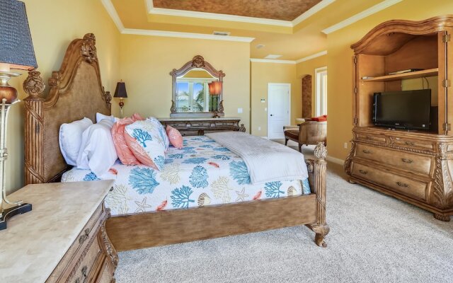 Hidden Treasure - Beach Front, Pool-spa