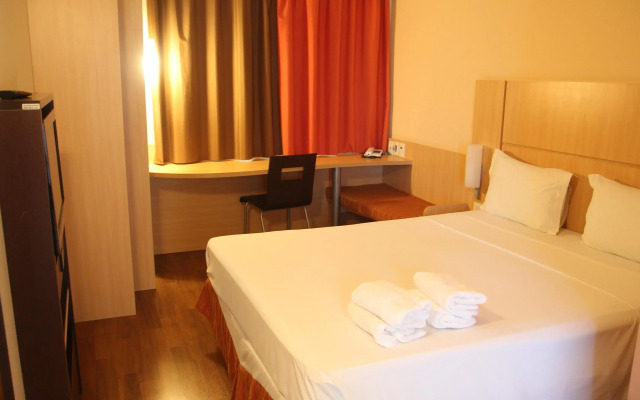 ibis Montes Claros Shopping