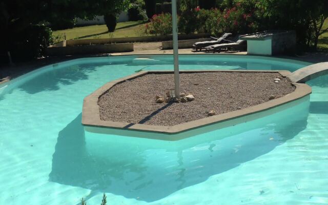 Plush Villa in Villecroze with Private Swimming Pool