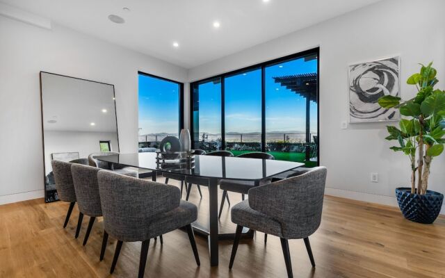 Skyline Luxury Haven