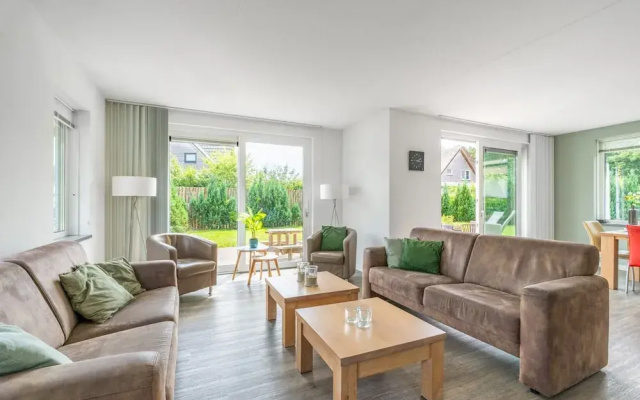 Spacious and Bright 10-person Holiday Villa