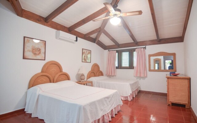 Golf Villa Close to the Beach No00