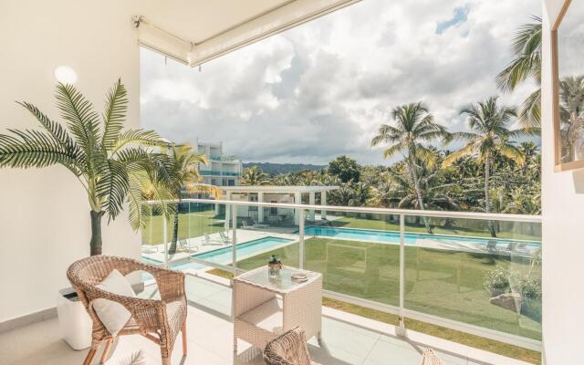 Playa Bonita Lavish Apartment at Lake View 42B