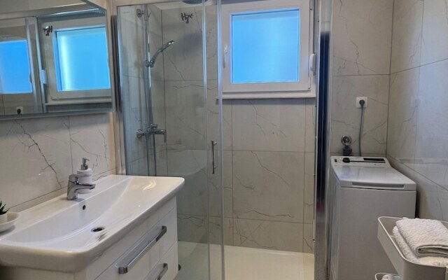 Coastal Comfort Apartment