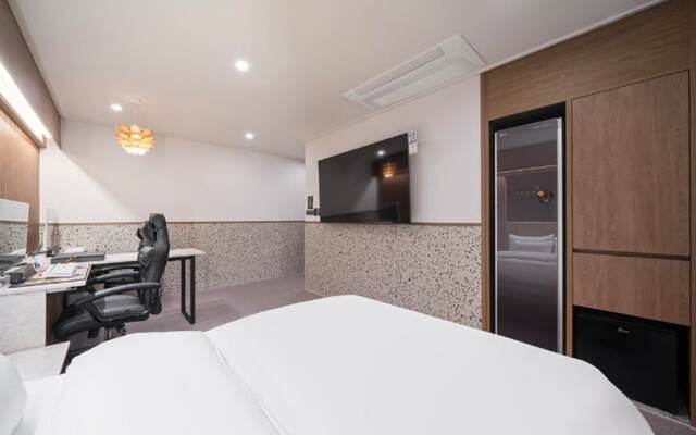 Andong Brown Dot Okdong Branch