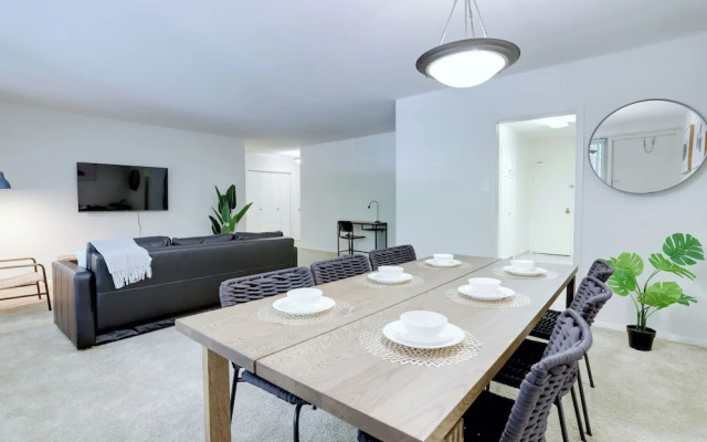 Apt Near Airport in Crystal City