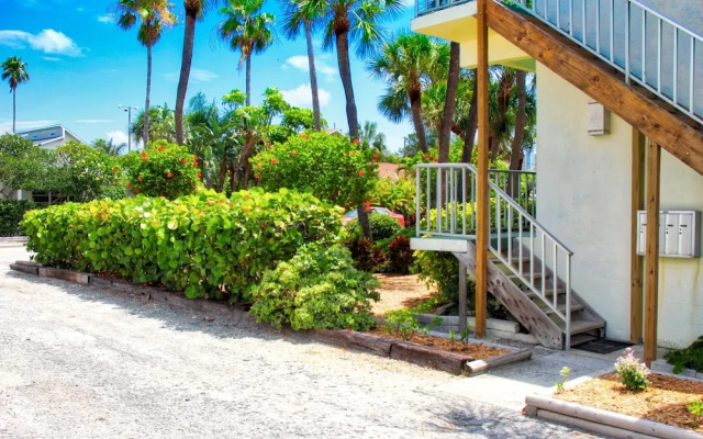 Premier Pass-a-grille Beachside Condo (108-14)