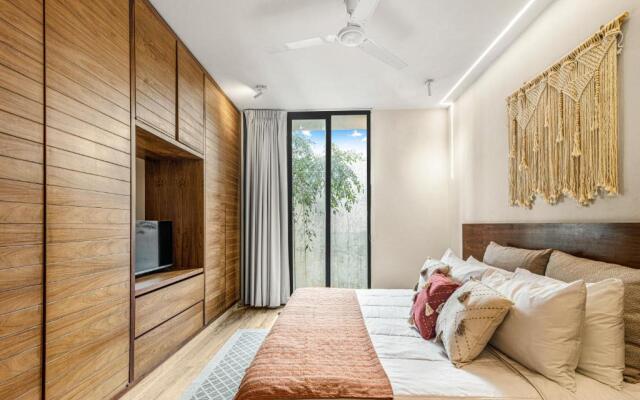 307 Amazing jungle view apartment.