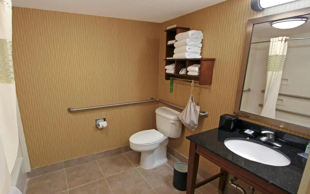 Hampton Inn Birmingham Colonnade