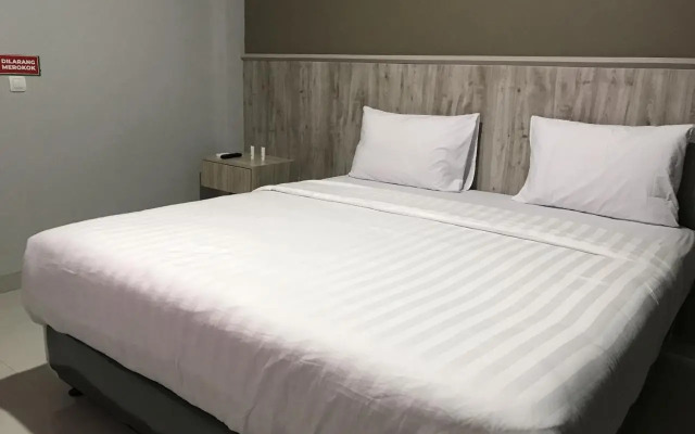 Louise Place by Oyo Rooms