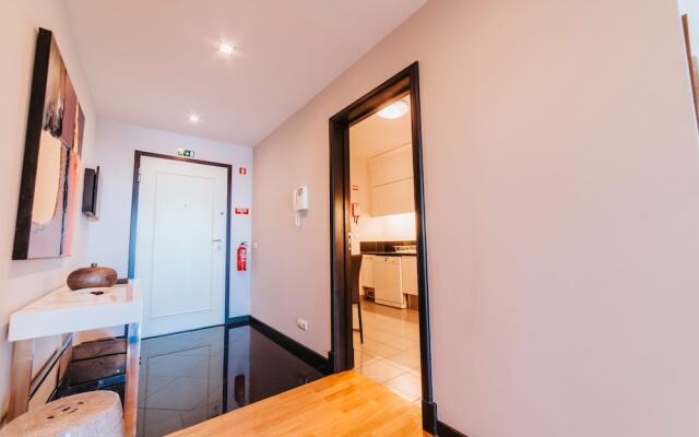 Oceanside Terrace Apartment by HR Madeira