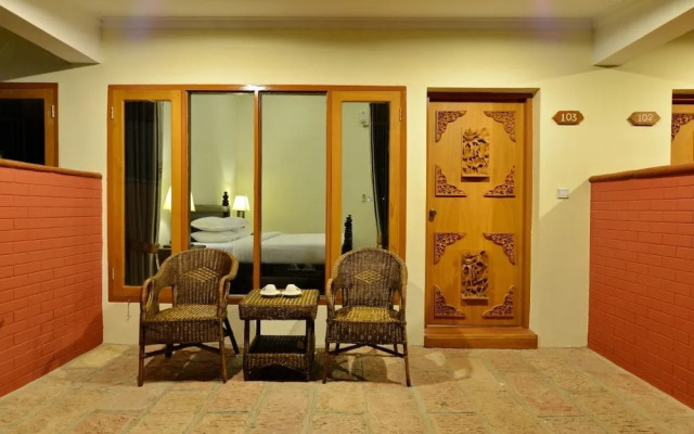 Royal House Hotel