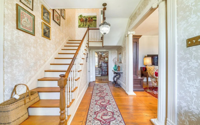 Historic & Spacious Family Home in Nicholasville!