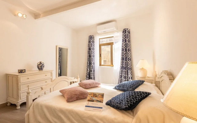 Magnificent Sea View Penthouse Cospicua