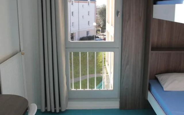Auberge De Jeunesse D´Orleans Et CRJS