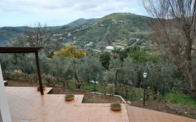 Paradise House on Sperlonga Hill